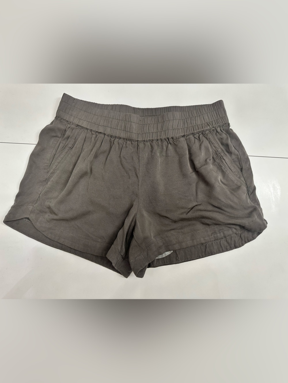 Maurices Women's Gray Elastic Pull on Shorts
